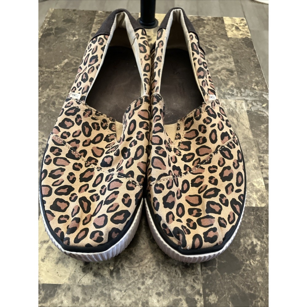 Cheetah Tom's platform shoes for women Size 9.5